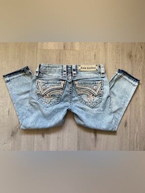 NWOT Rock Revival Kaitlyn Capri Jeans Size 24 Embellished Pockets Low Rise